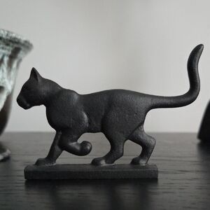 The Franklin Mint Curio Cabinet Cat – BOOTSCRAPPER (1986)